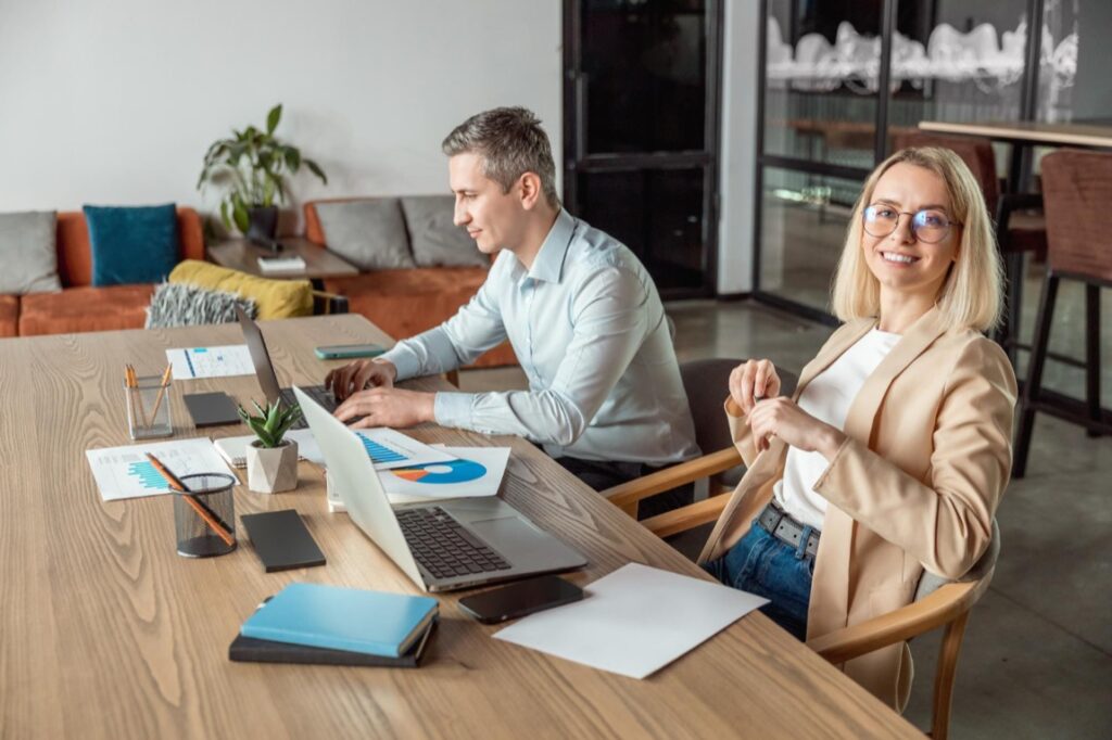 W dobie cyfryzacji i rosnącej zależności od technologii, bezpieczeństwo danych oraz efektywność operacyjna stają się kluczowymi aspektami dla każdej firmy